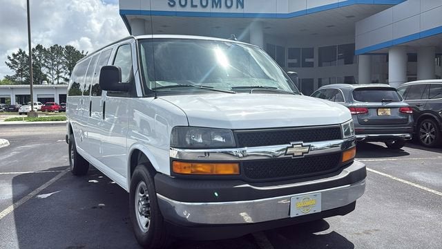 2017 Chevrolet Express 3500 LS Extended's photo
