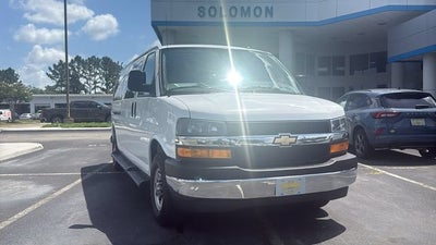 2025 Chevrolet Express Passenger 1LT