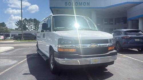 2025 Chevrolet Express Passenger 1LT
