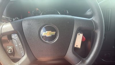 2025 Chevrolet Express Passenger 1LT