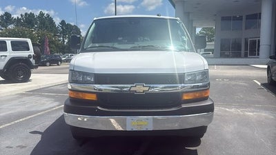2025 Chevrolet Express Passenger 1LT
