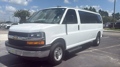 2025 Chevrolet Express Passenger 1LT
