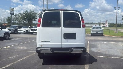 2025 Chevrolet Express Passenger 1LT