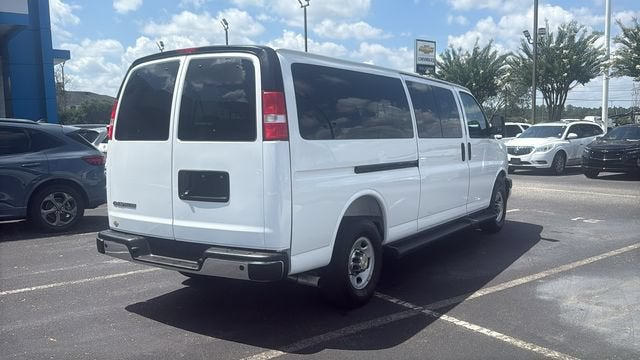 2025 Chevrolet Express Passenger 1LT