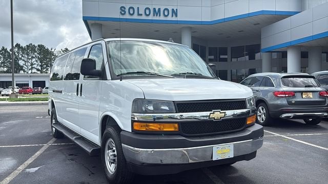 2023 Chevrolet Express 3500 LT Extended's photo