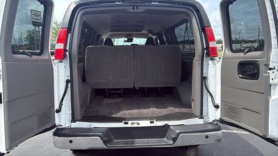2023 Chevrolet Express Passenger 3500 1LT