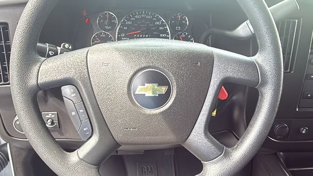 2023 Chevrolet Express Passenger 3500 1LT