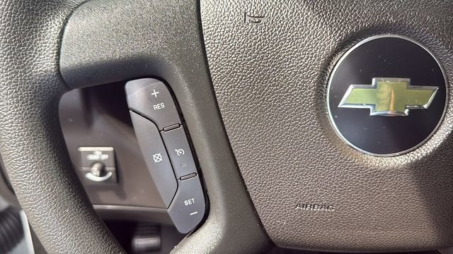 2023 Chevrolet Express Passenger 3500 1LT