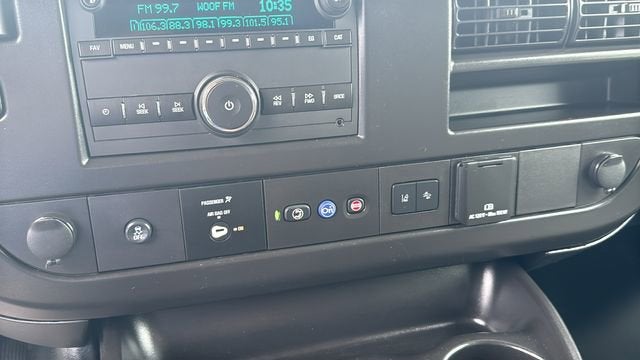 2023 Chevrolet Express Passenger 3500 1LT