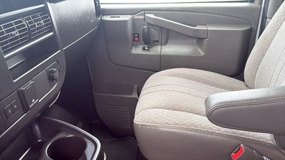 2023 Chevrolet Express Passenger 3500 1LT