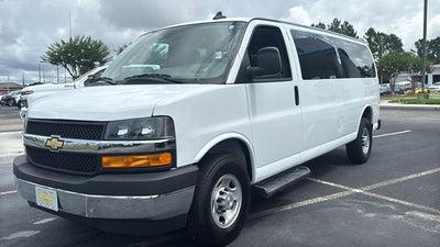 2023 Chevrolet Express Passenger 3500 1LT