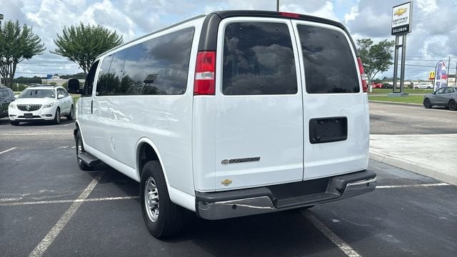 2023 Chevrolet Express Passenger 3500 1LT