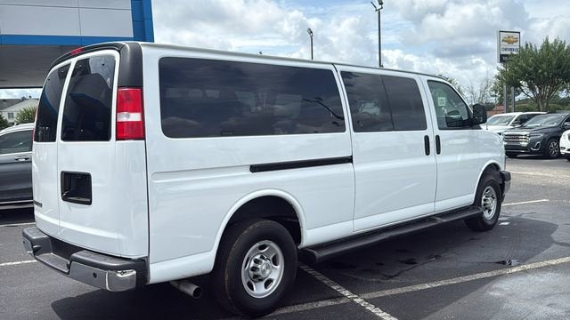 2023 Chevrolet Express Passenger 3500 1LT