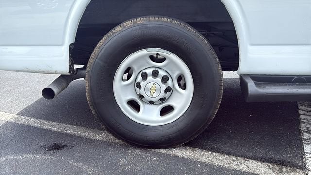 2023 Chevrolet Express Passenger 3500 1LT
