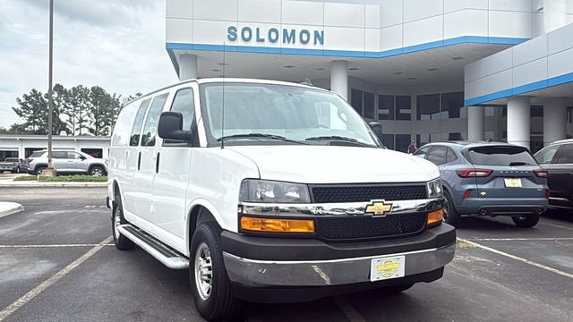 2025 Chevrolet Express Cargo WT