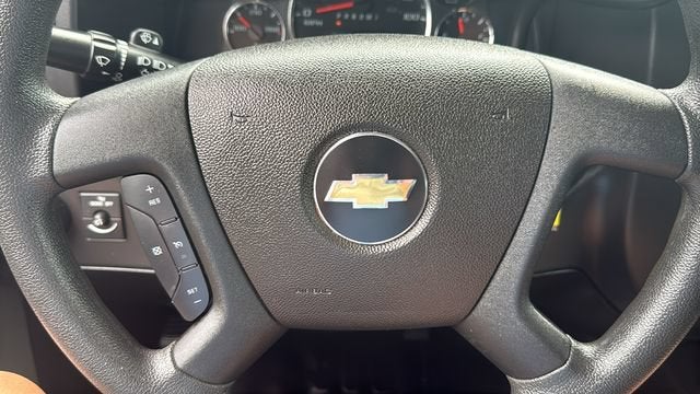 2025 Chevrolet Express Cargo WT