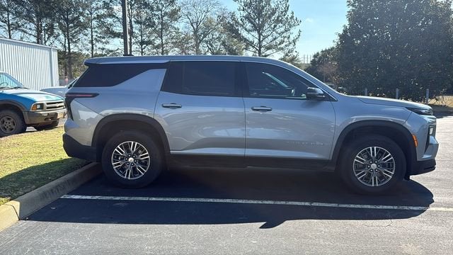 2024 Chevrolet Traverse LS