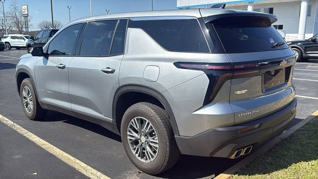 2024 Chevrolet Traverse LS