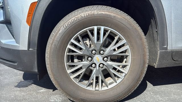 2024 Chevrolet Traverse LS