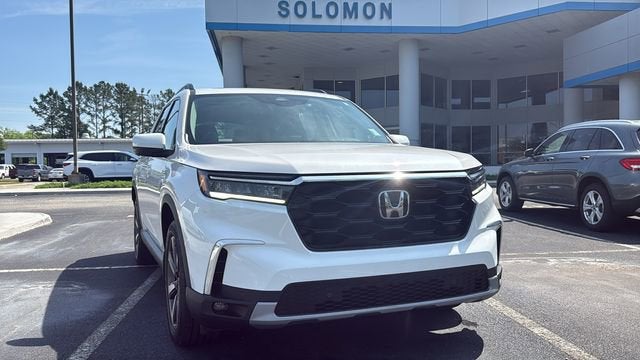 2024 Honda Pilot Touring 2WD's photo