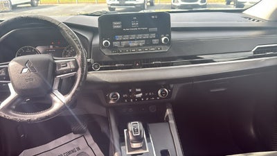 2022 Mitsubishi Outlander SE