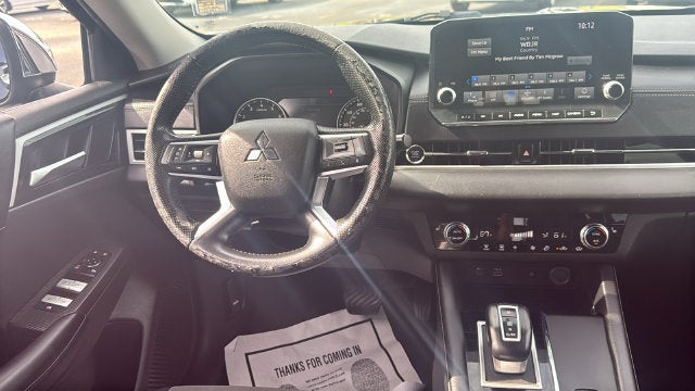 2022 Mitsubishi Outlander SE
