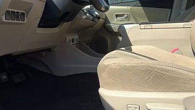 2013 Toyota Prius v Two