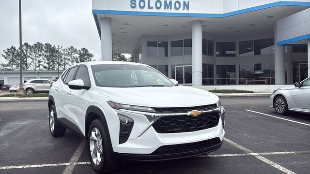 2025 Chevrolet Trax LS