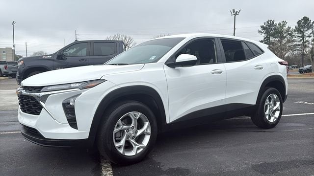 2025 Chevrolet Trax LS