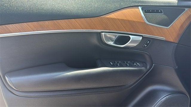 2024 Volvo XC90 Plus Bright Theme