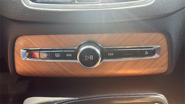 2024 Volvo XC90 Plus Bright Theme