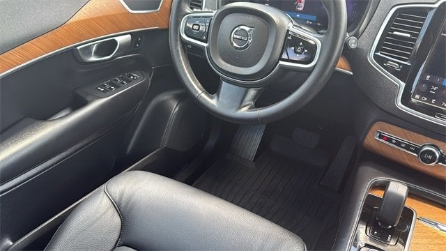2024 Volvo XC90 Plus Bright Theme