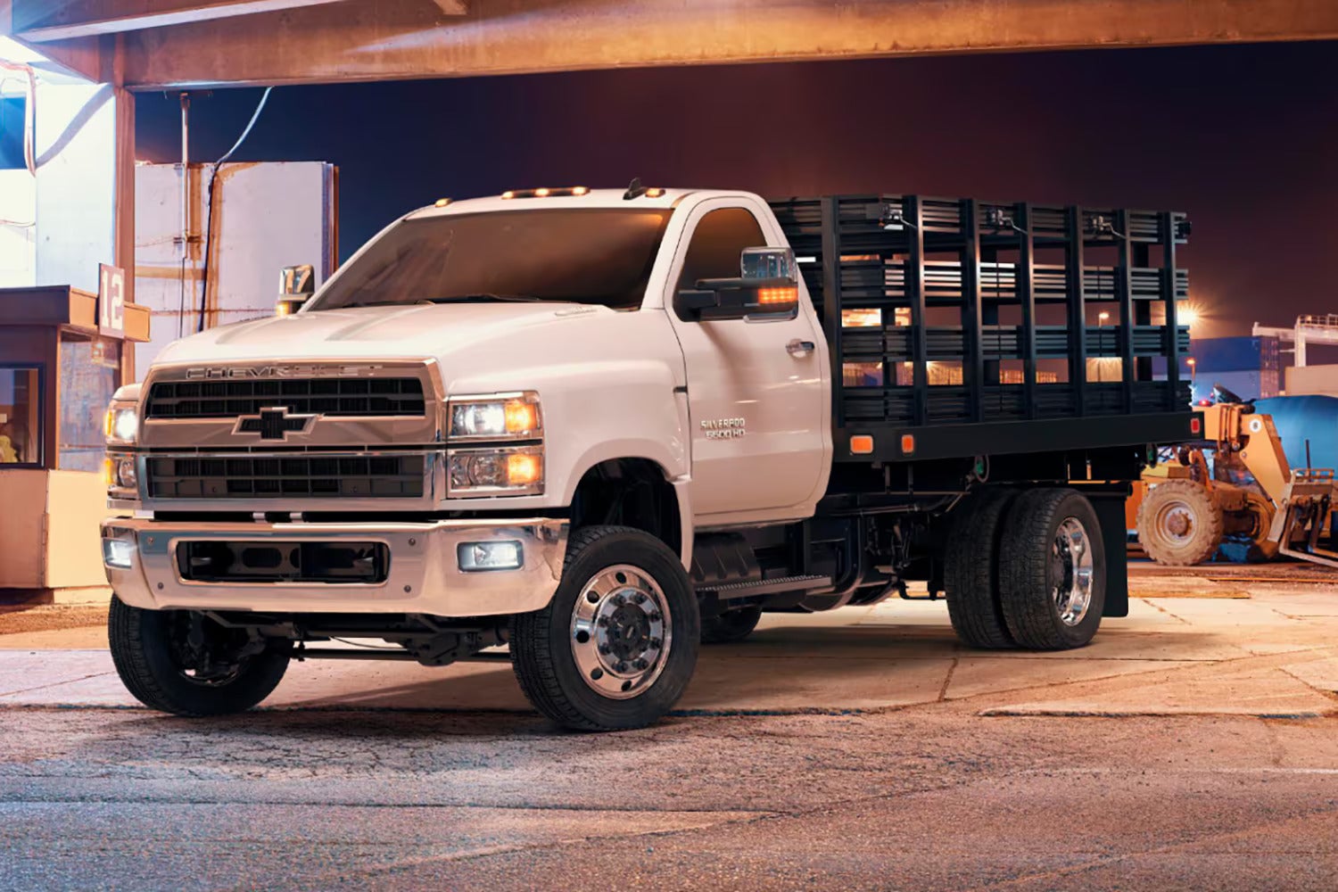 2020 Chevrolet Silverado Chassis Cab heading image
